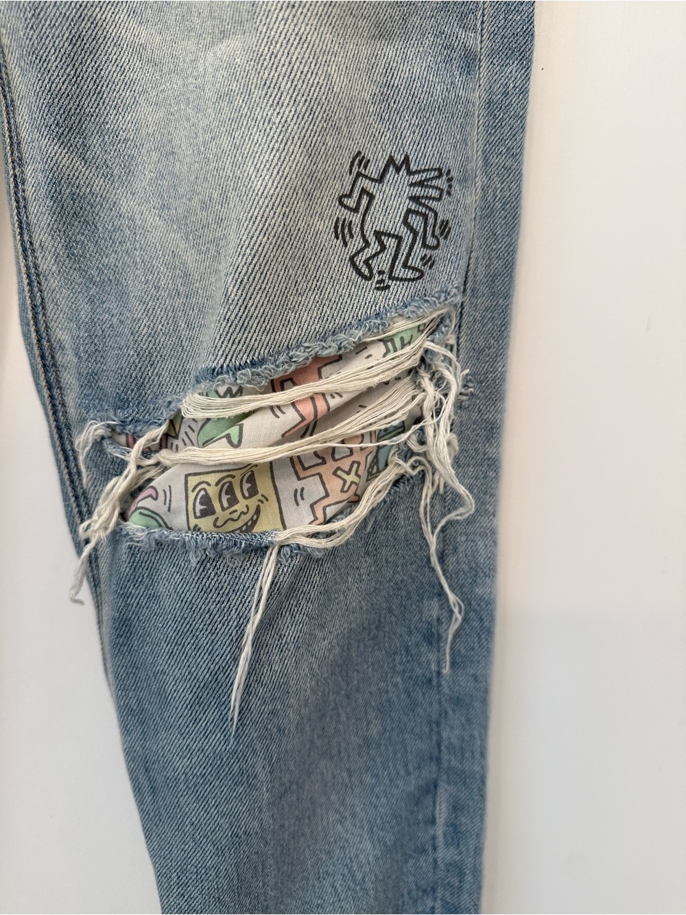 American Eagle Keith Haring Patched Mom Jeans Size 4 - Picture 4 of 9